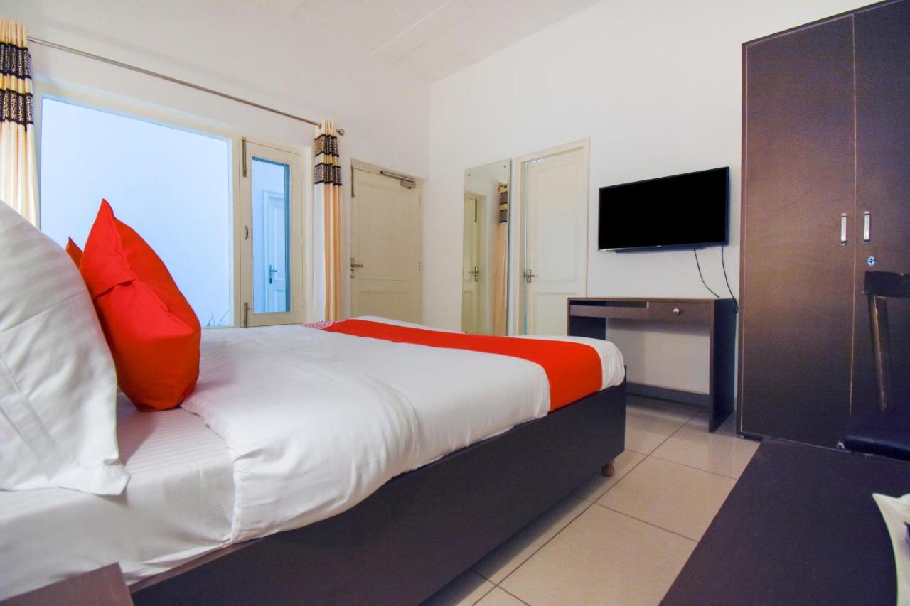 Oyo 75460 Sky High Residency Hotel Ludhiana Buitenkant foto