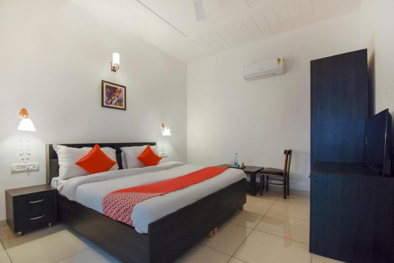 Oyo 75460 Sky High Residency Hotel Ludhiana Buitenkant foto