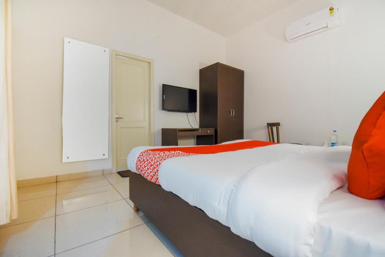 Oyo 75460 Sky High Residency Hotel Ludhiana Buitenkant foto