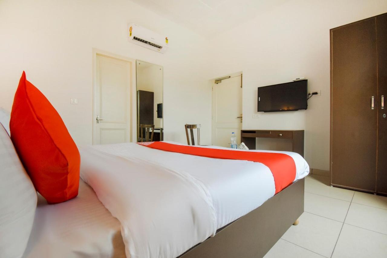 Oyo 75460 Sky High Residency Hotel Ludhiana Buitenkant foto