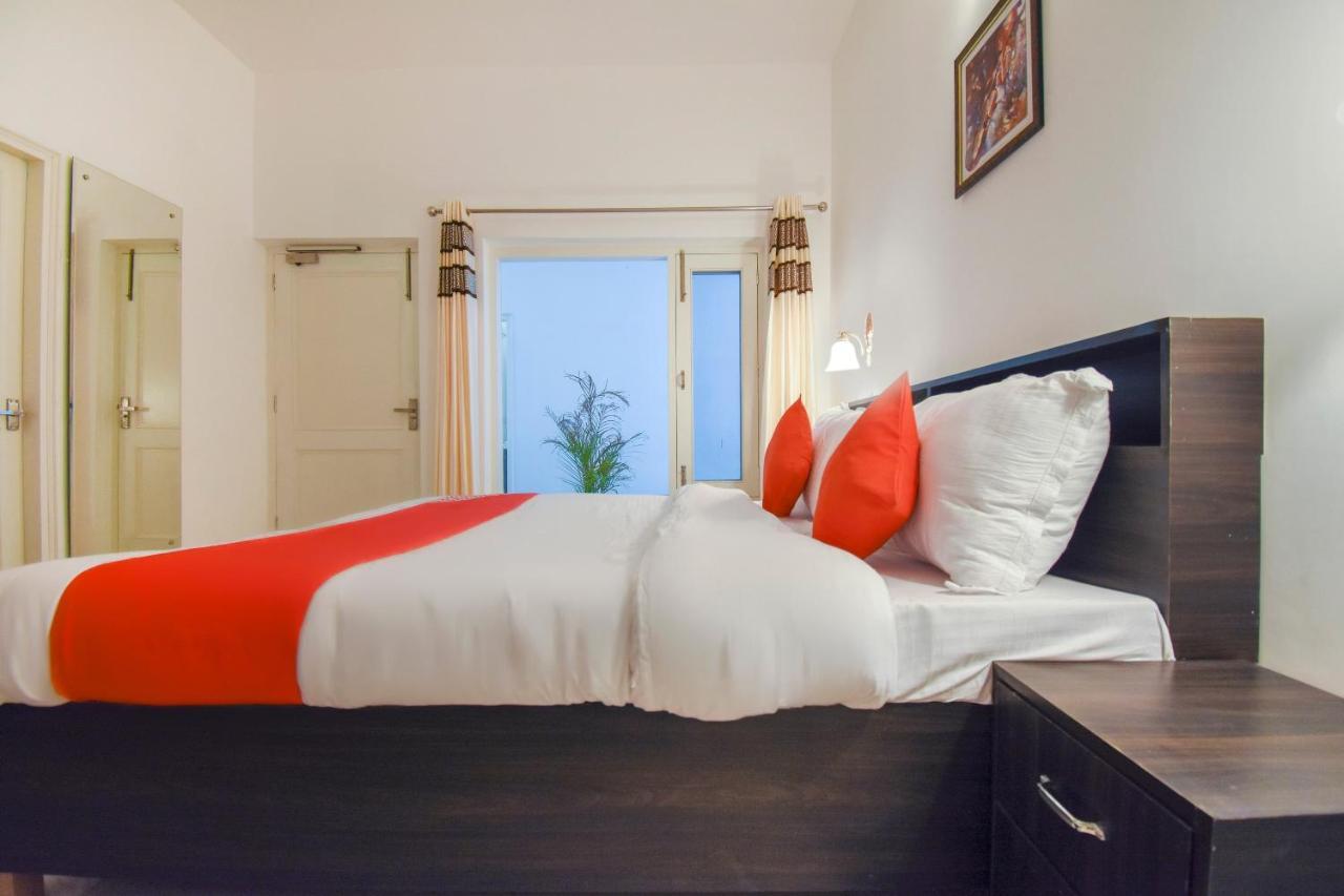 Oyo 75460 Sky High Residency Hotel Ludhiana Buitenkant foto