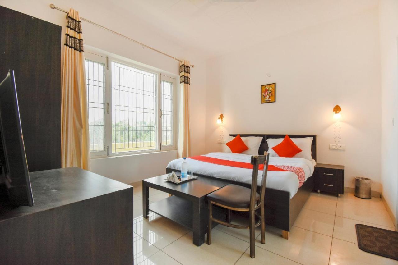 Oyo 75460 Sky High Residency Hotel Ludhiana Buitenkant foto