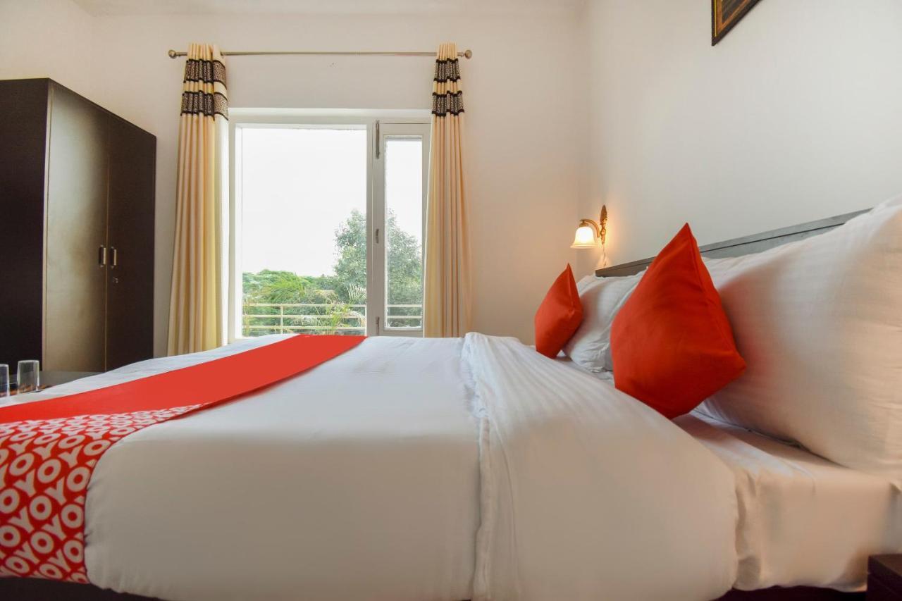 Oyo 75460 Sky High Residency Hotel Ludhiana Buitenkant foto