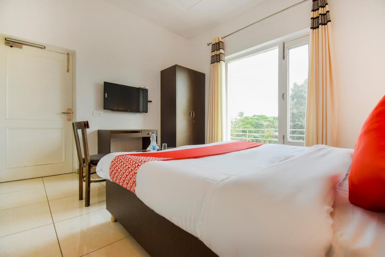 Oyo 75460 Sky High Residency Hotel Ludhiana Buitenkant foto