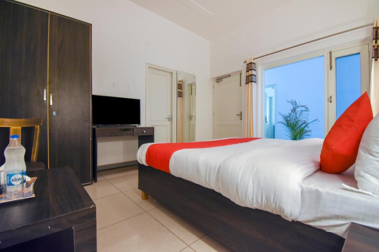 Oyo 75460 Sky High Residency Hotel Ludhiana Buitenkant foto