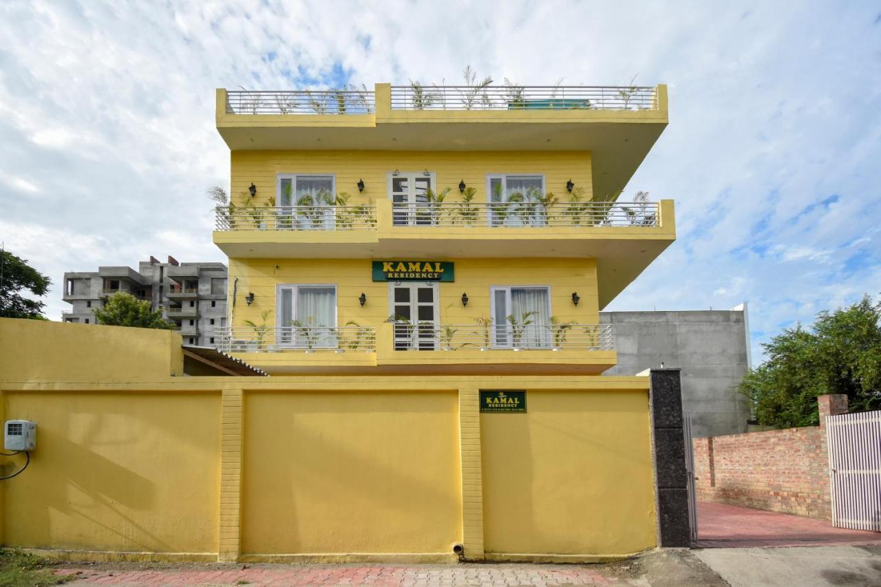 Oyo 75460 Sky High Residency Hotel Ludhiana Buitenkant foto