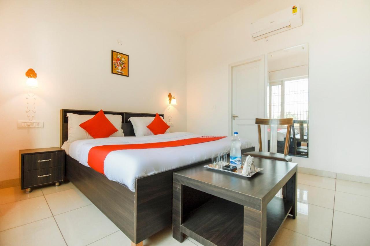 Oyo 75460 Sky High Residency Hotel Ludhiana Buitenkant foto