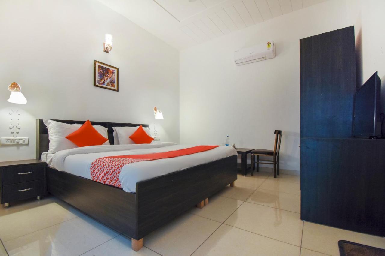 Oyo 75460 Sky High Residency Hotel Ludhiana Buitenkant foto