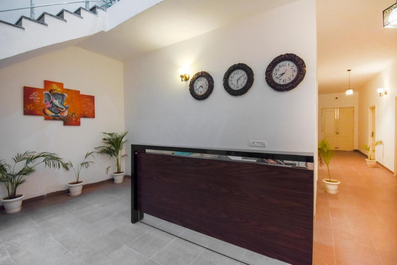 Oyo 75460 Sky High Residency Hotel Ludhiana Buitenkant foto