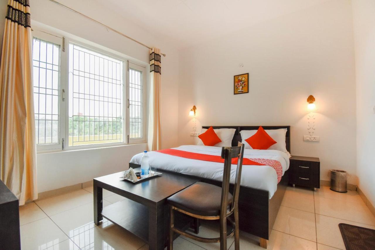 Oyo 75460 Sky High Residency Hotel Ludhiana Buitenkant foto