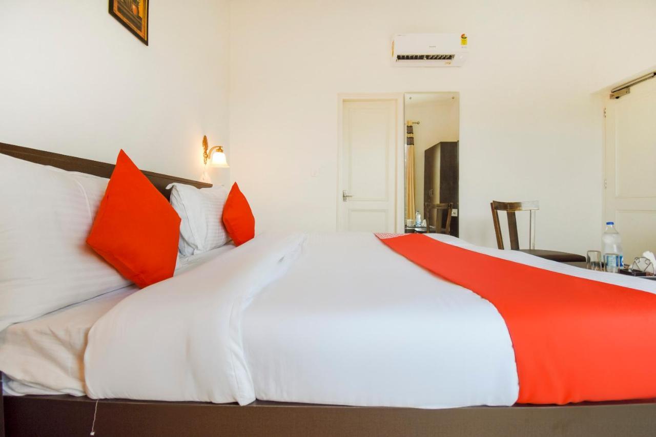 Oyo 75460 Sky High Residency Hotel Ludhiana Buitenkant foto